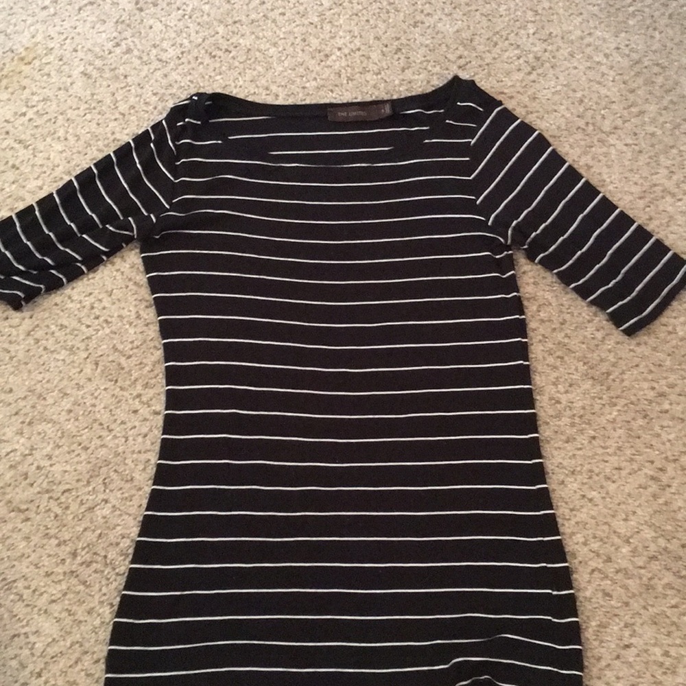 Limited boat neck short sleeve fitted tee